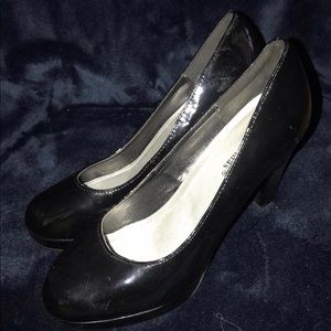 Pierre Dumas Black Heel Size 8M